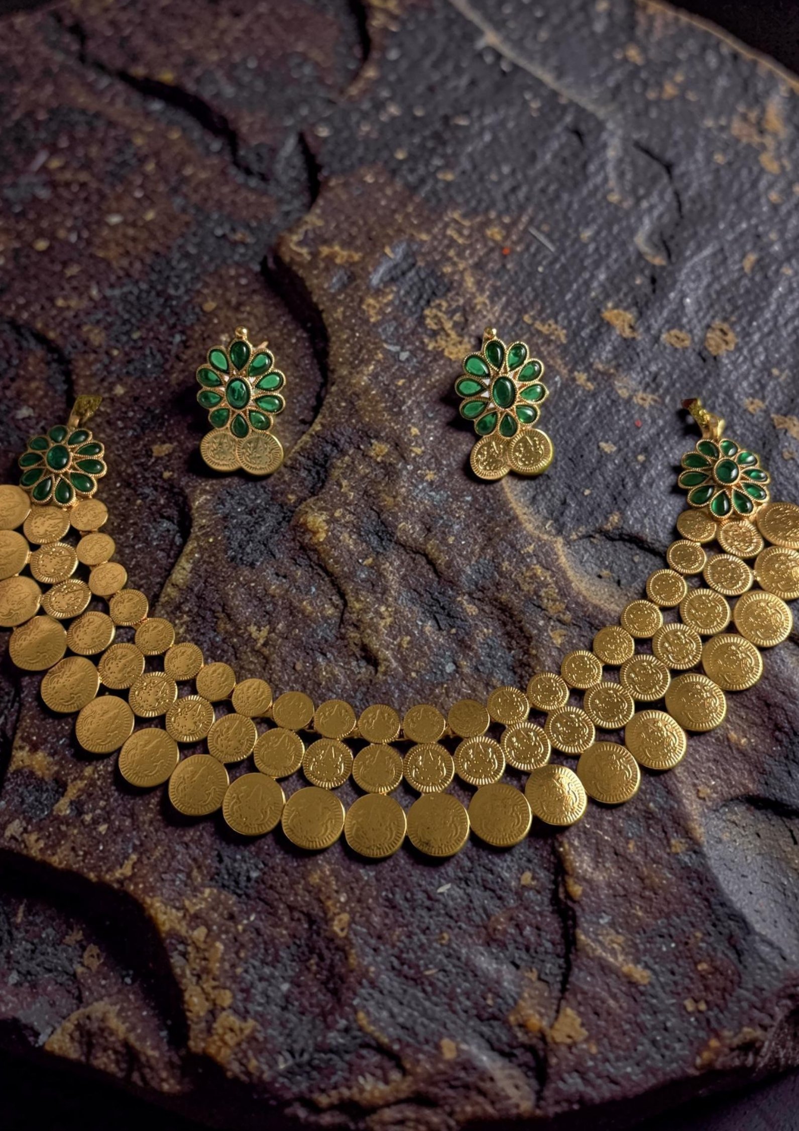 NIMHA Emerald flower and Coin traditional Jewellery Set